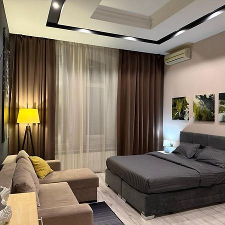 Vip - Дві Спальні Метро Хрещатик Лютеранська 3 Kyjev Exteriér fotografie