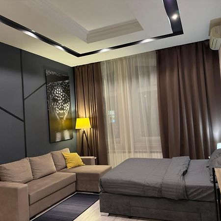 Vip - Дві Спальні Метро Хрещатик Лютеранська 3 Kyjev Exteriér fotografie